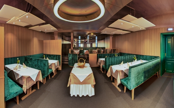 Restaurant & Café